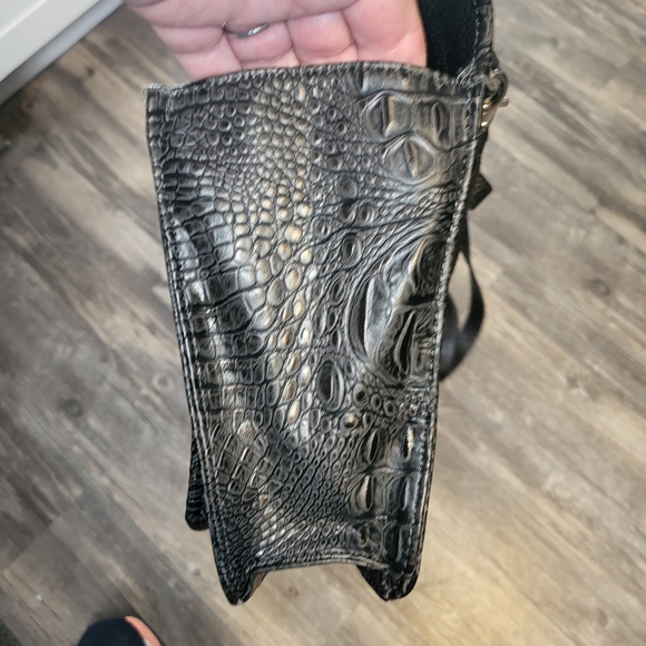 Marc Fisher Crocodile Embossed Black Leather Purse - adjustable Shoulder Strap - Picture 8 of 8